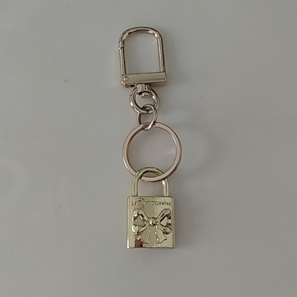 Betsey Johnson Key Chain Bag Fob Purse Hang Tag - Picture 1 of 6